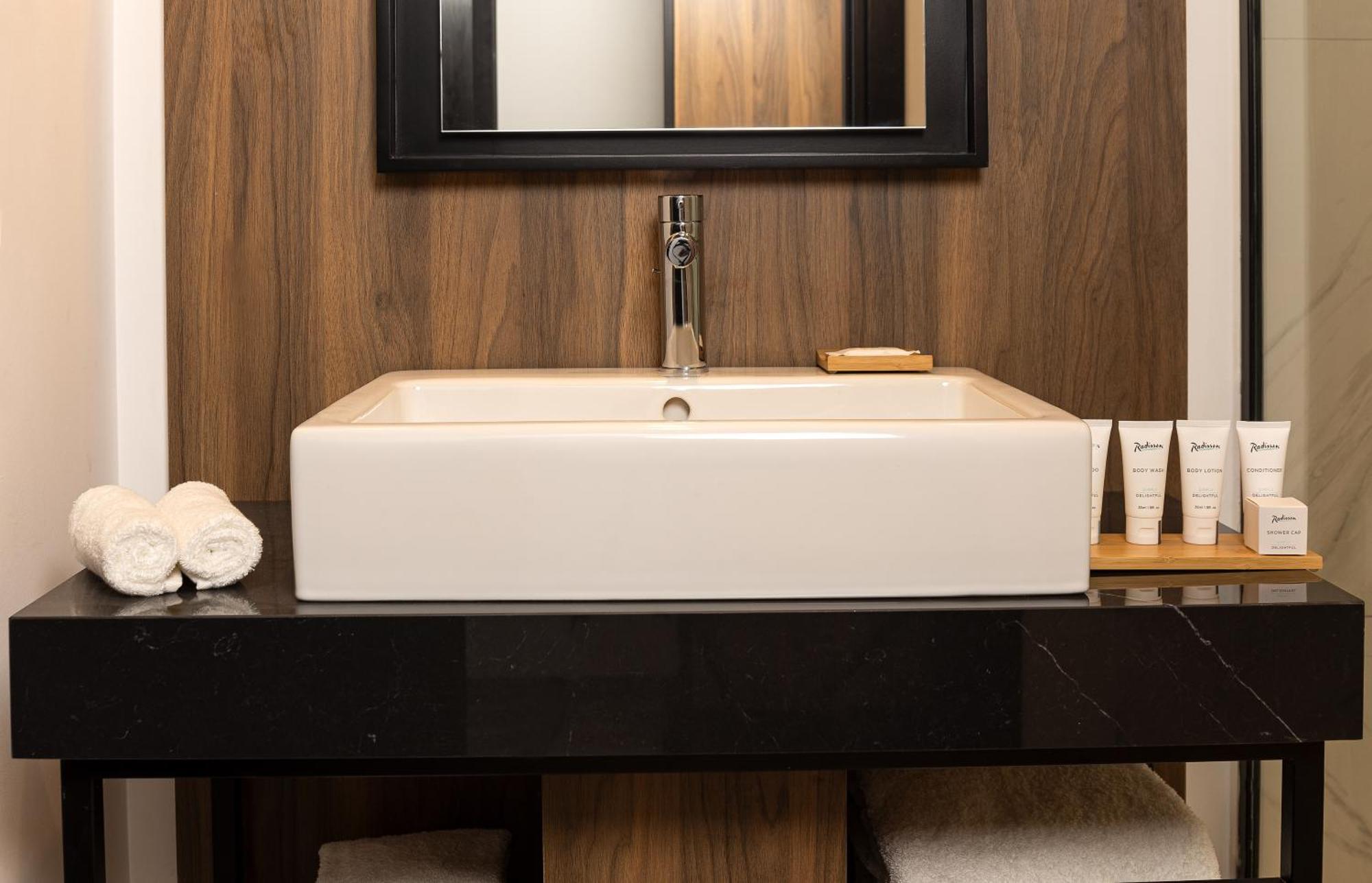 Radisson Hotel Tunis, City Center Екстер'єр фото